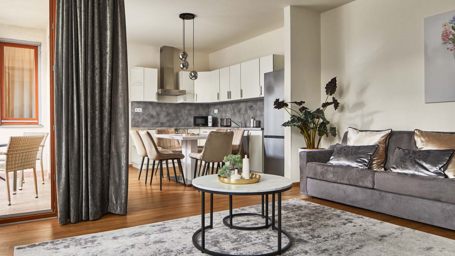 Deluxe Two-Bedroom with 2 Bath - 7Seasons Apartments